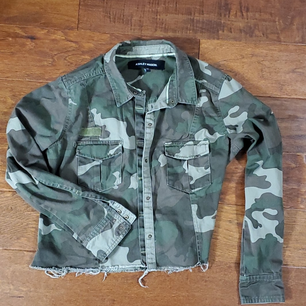 Womens Ashley Mason size M camo Jacket